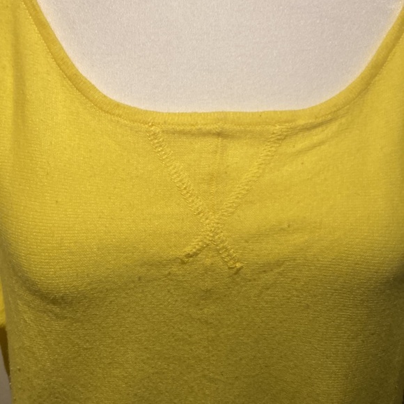 LIGHTLY LOVED SZ XL (FITS MORE LIKE 2X) RAVEL BANANA YELLOW SCOOP NECK BLOUSE - Picture 2 of 7